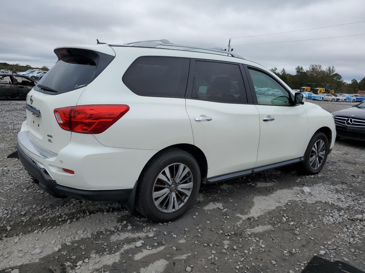 2017 NISSAN PATHFINDER