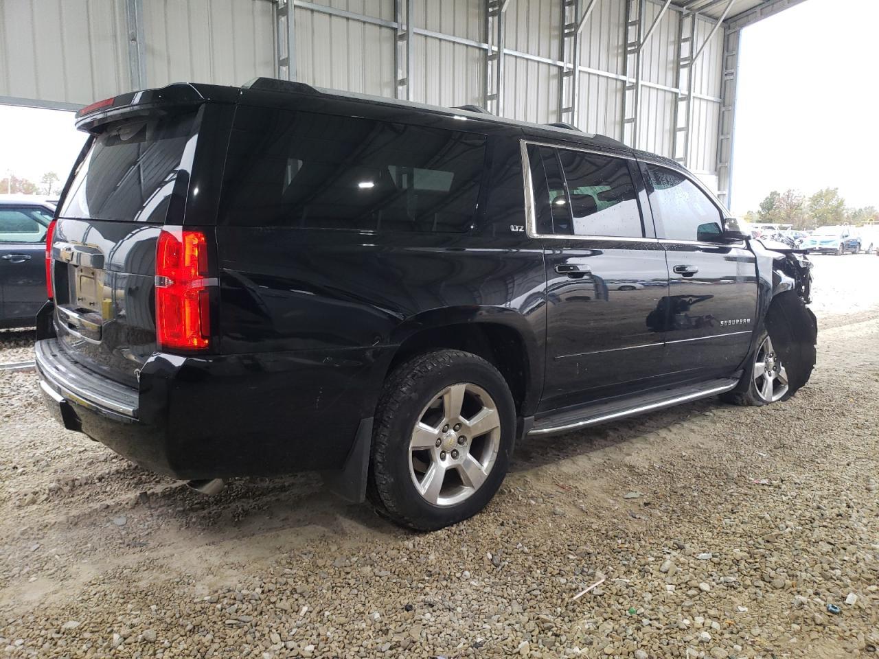 2016 CHEVROLET Suburban