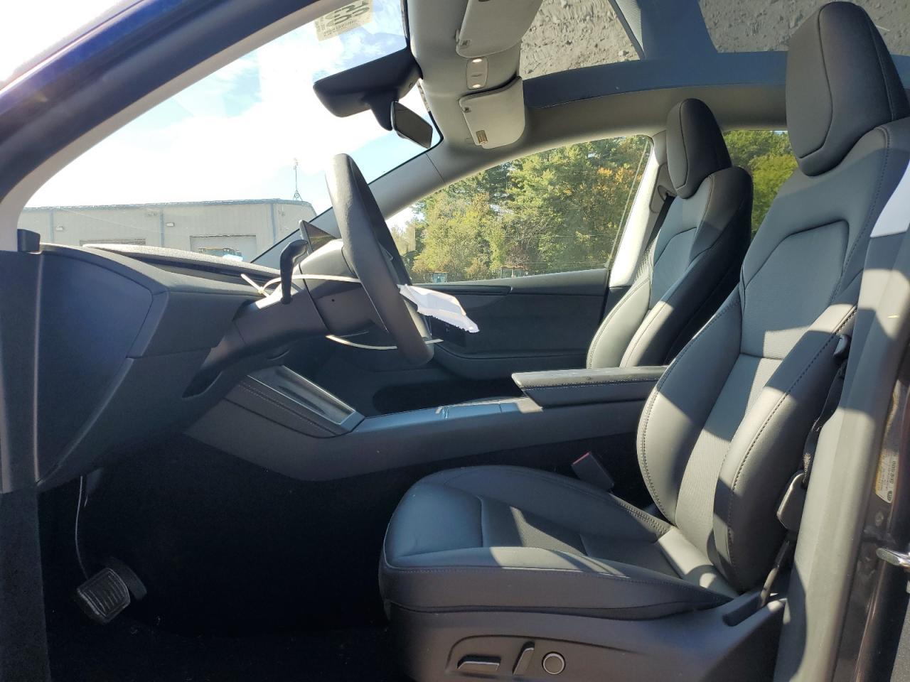 2026 TESLA MODEL Y