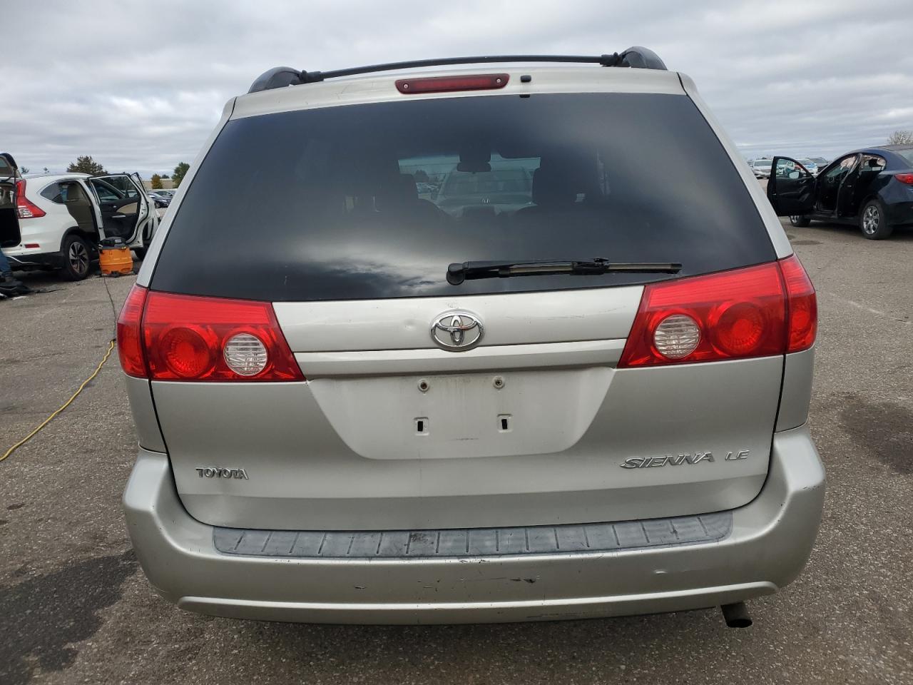 2007 TOYOTA SIENNA