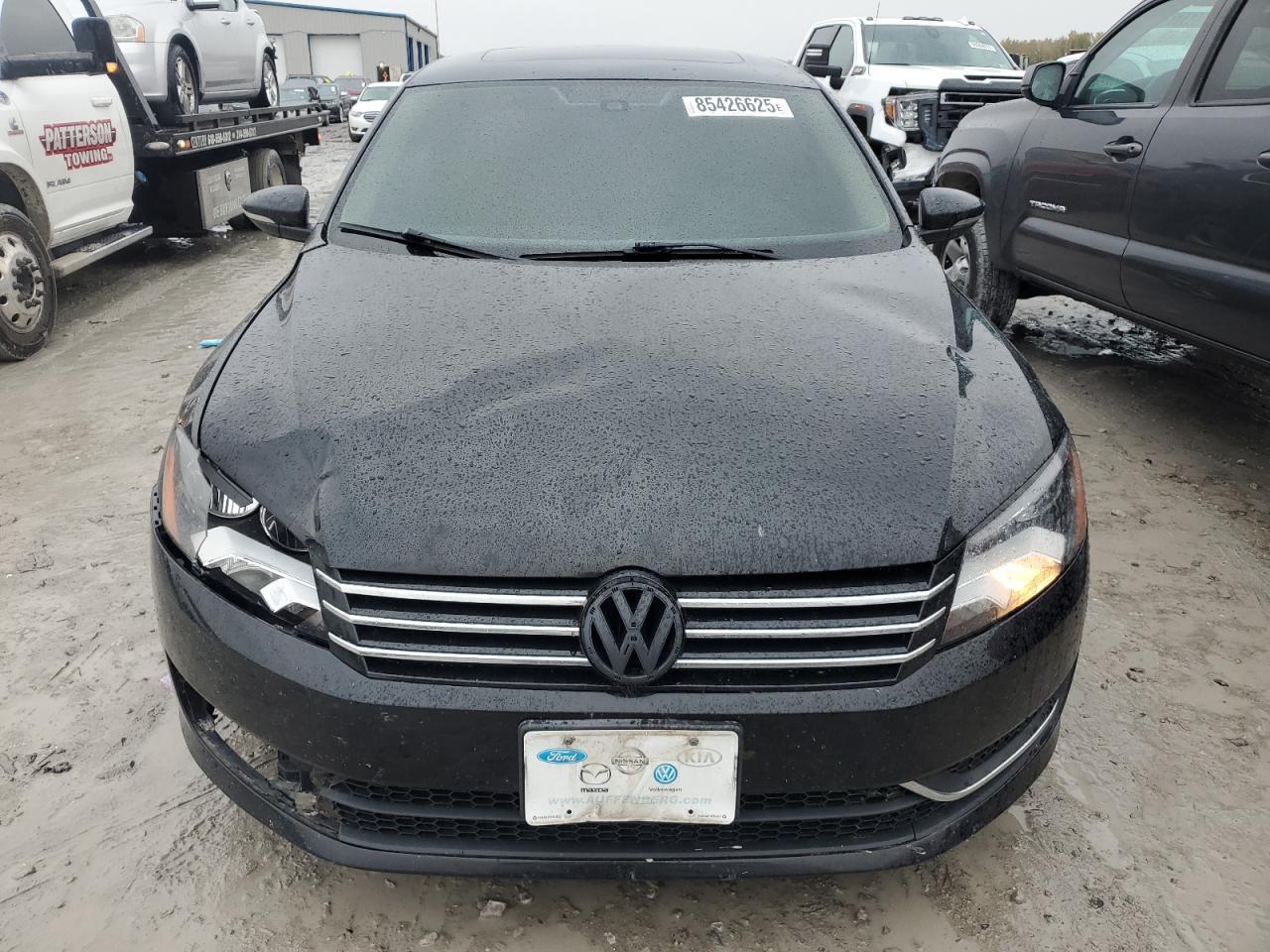 2012 VOLKSWAGEN Passat