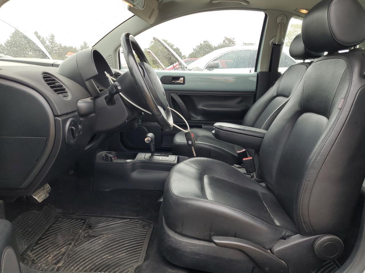 2010 VOLKSWAGEN Beetle
