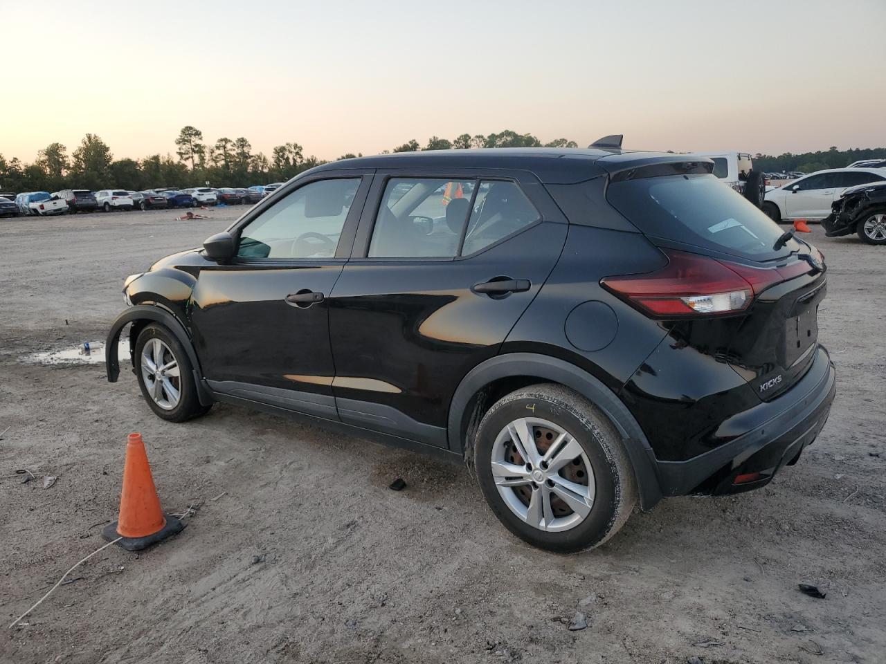 2022 NISSAN KICKS