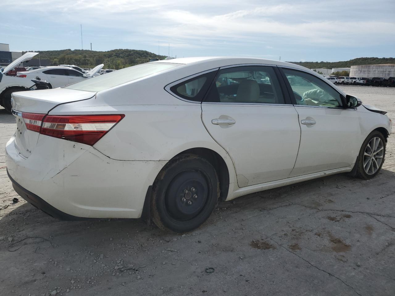 2014 TOYOTA Avalon