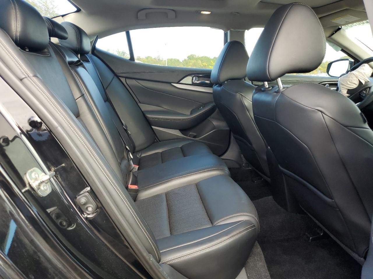 2016 NISSAN Maxima