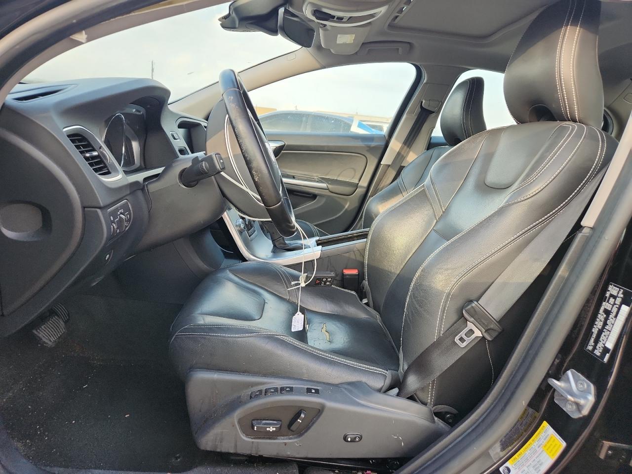 2017 VOLVO S60
