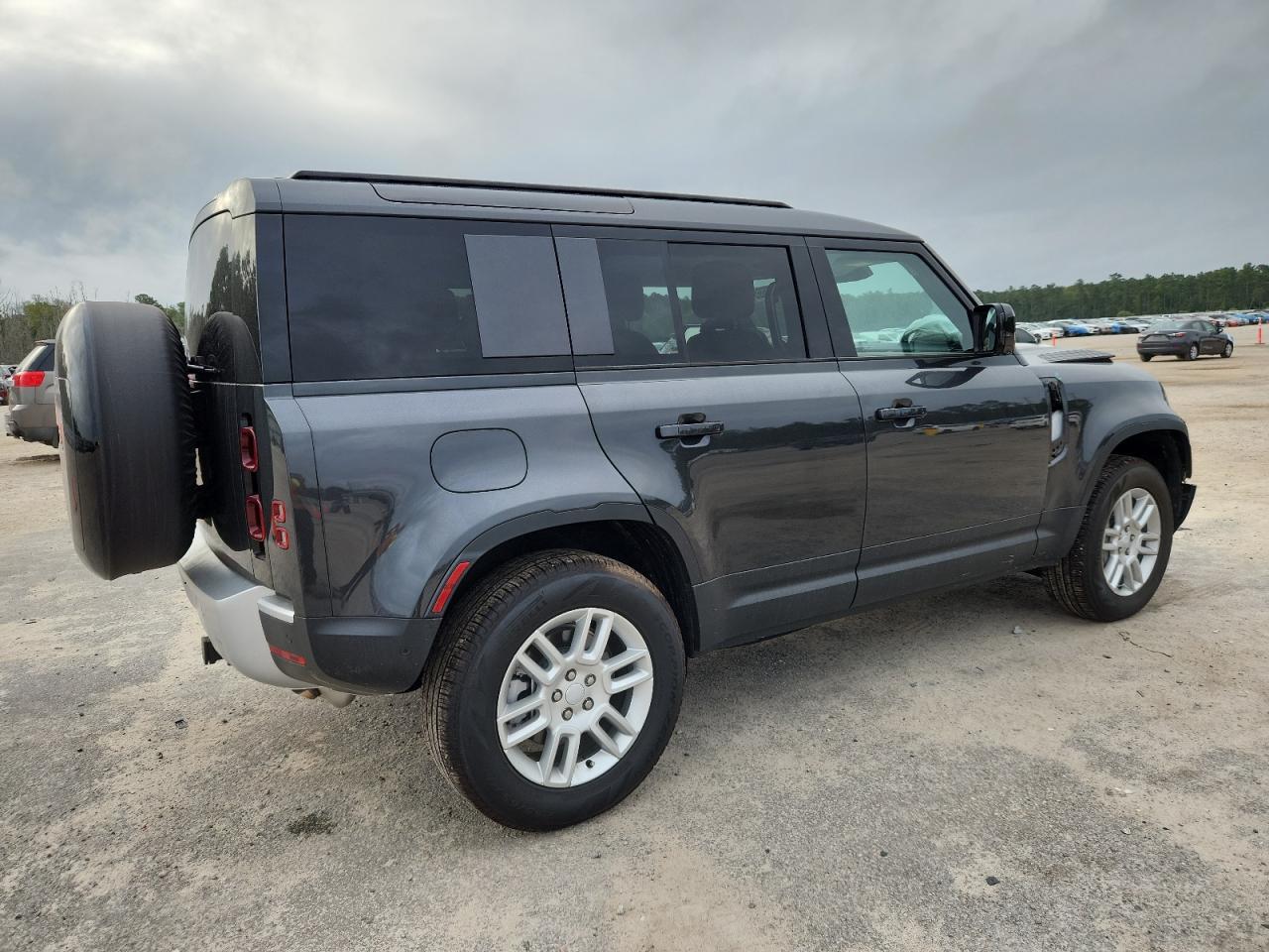 2025 LAND ROVER Defender