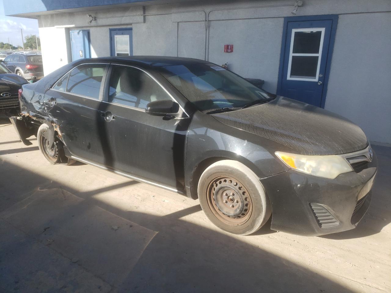 2013 TOYOTA CAMRY