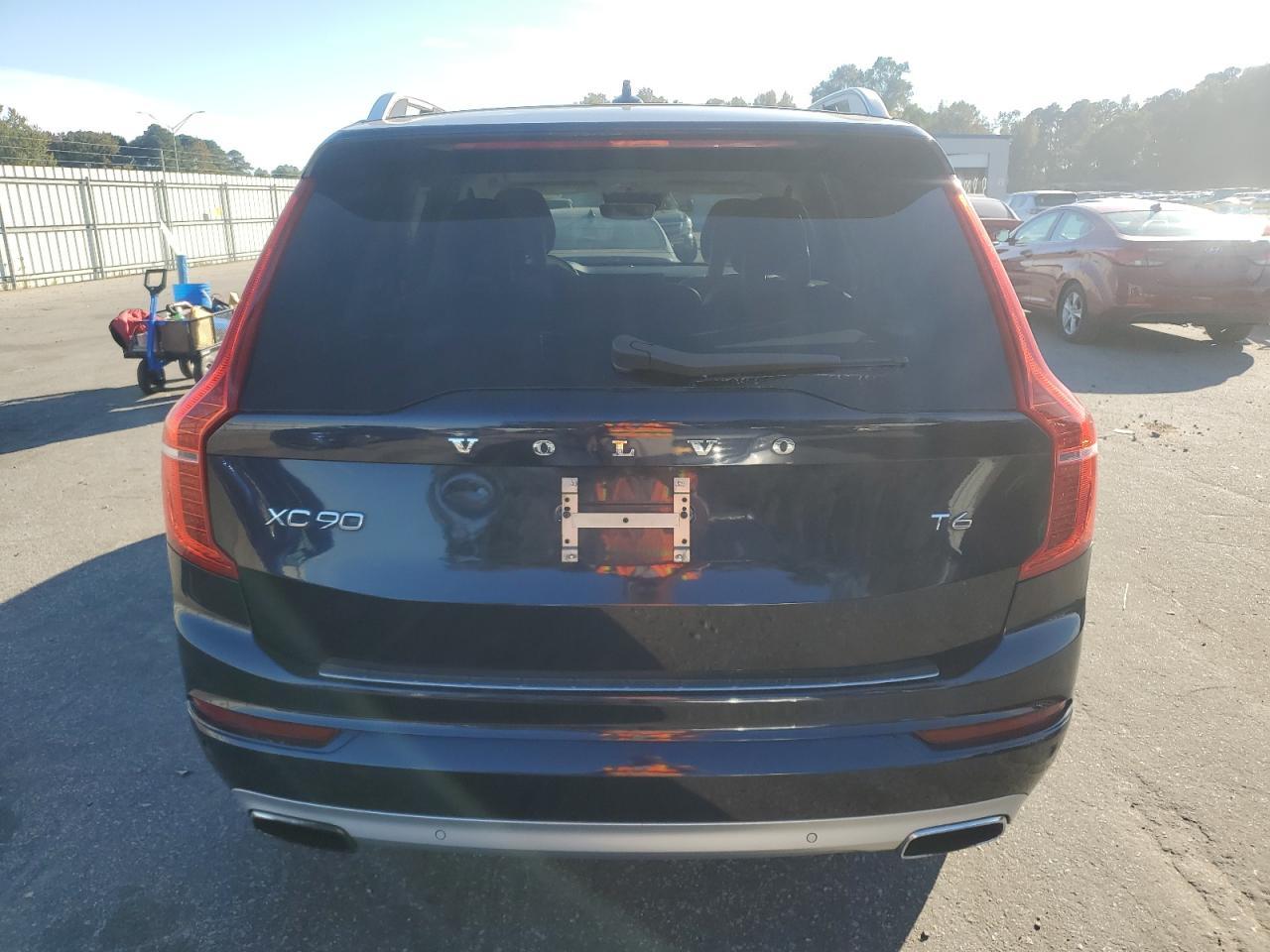 2016 VOLVO XC90