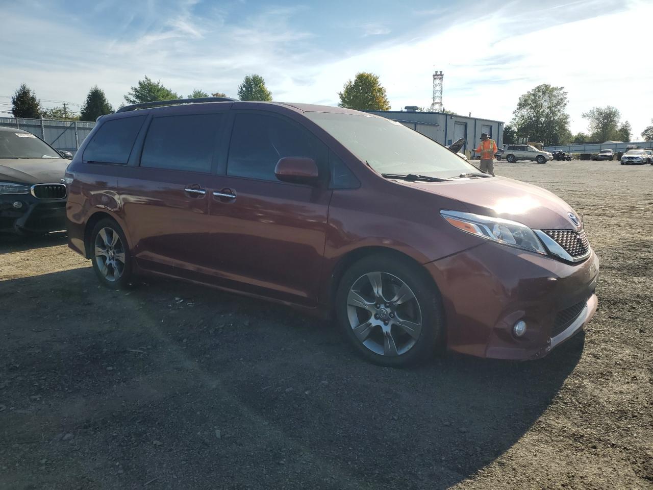 2015 TOYOTA SIENNA