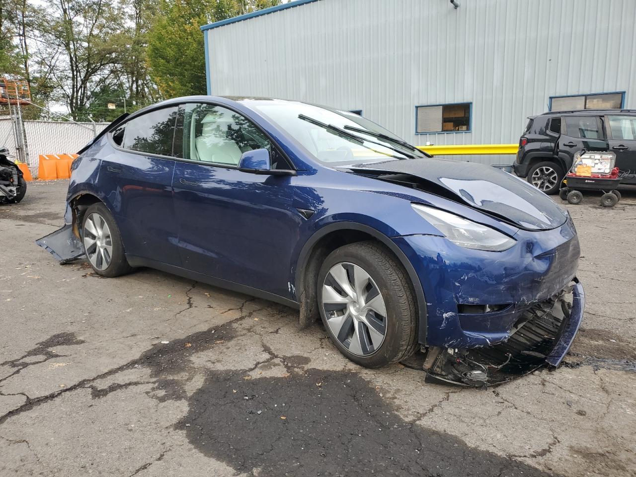 2024 TESLA MODEL Y