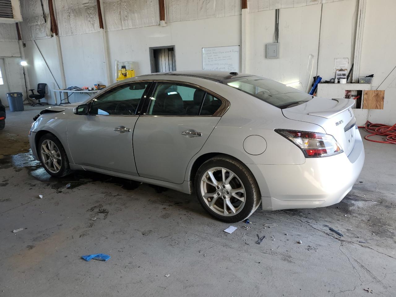 2014 NISSAN Maxima
