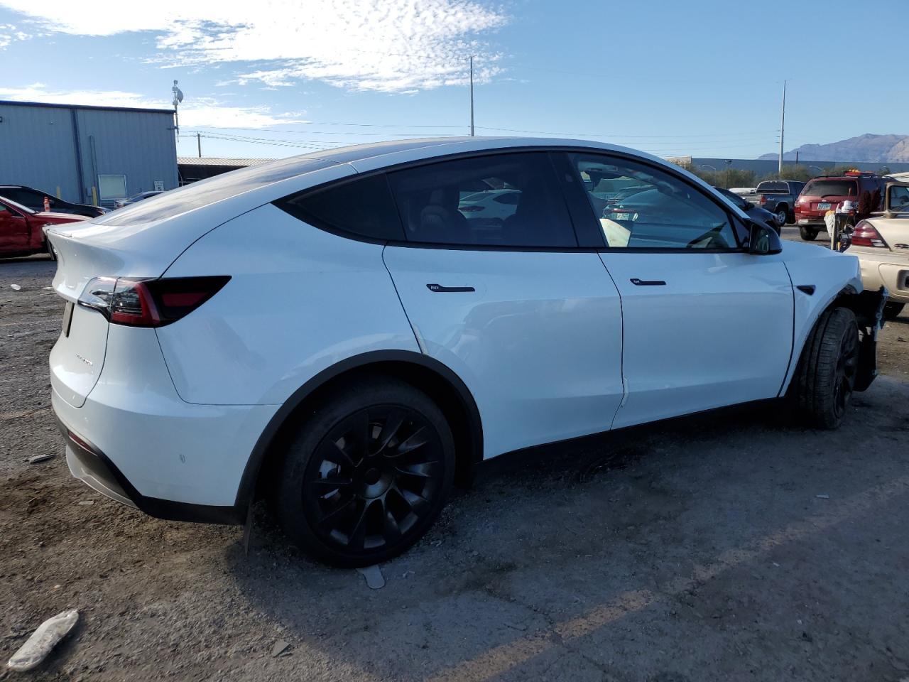 2024 TESLA MODEL Y