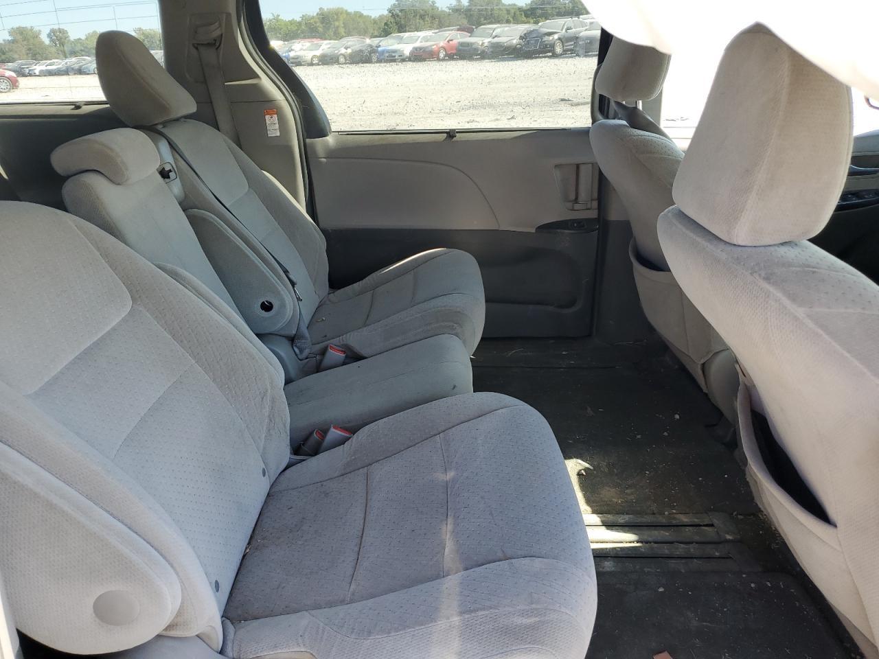2015 TOYOTA SIENNA