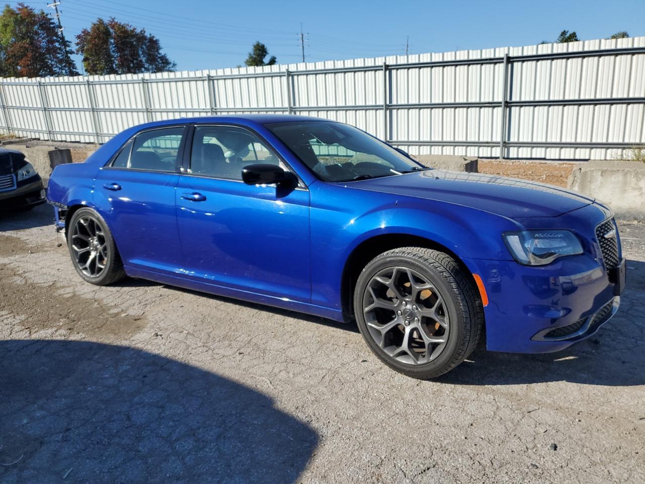 2019 CHRYSLER 300