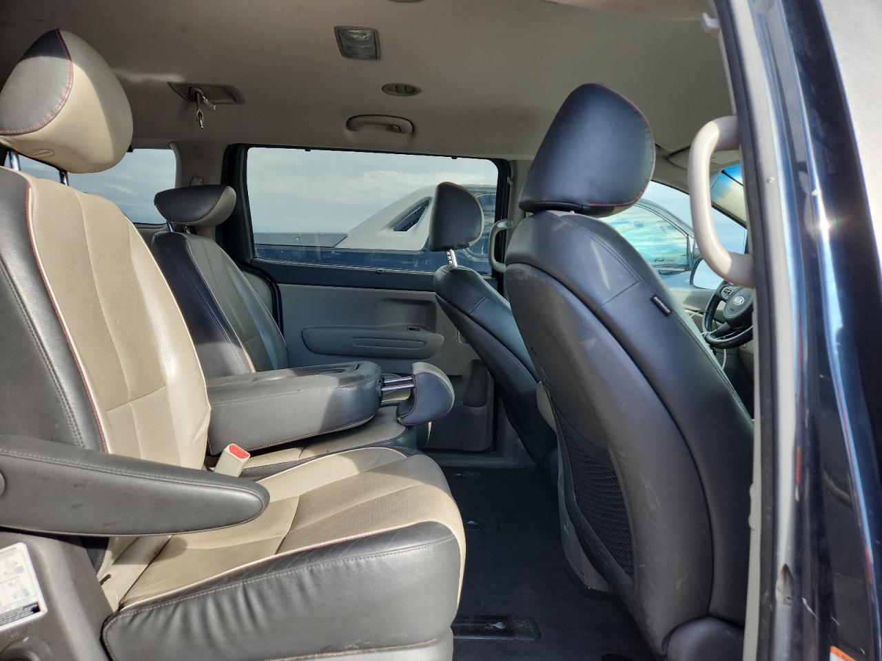 2017 KIA SEDONA