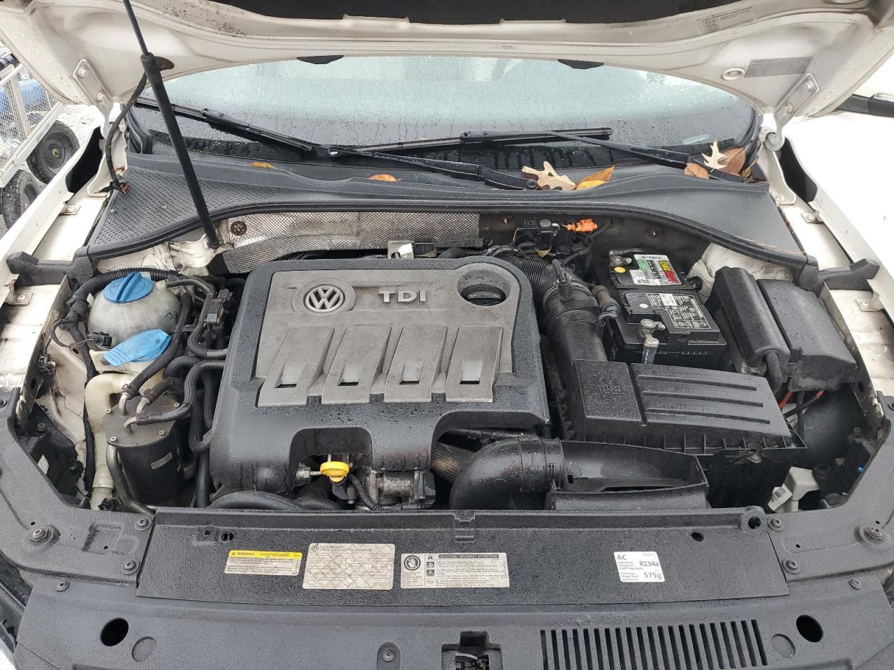2014 VOLKSWAGEN Passat
