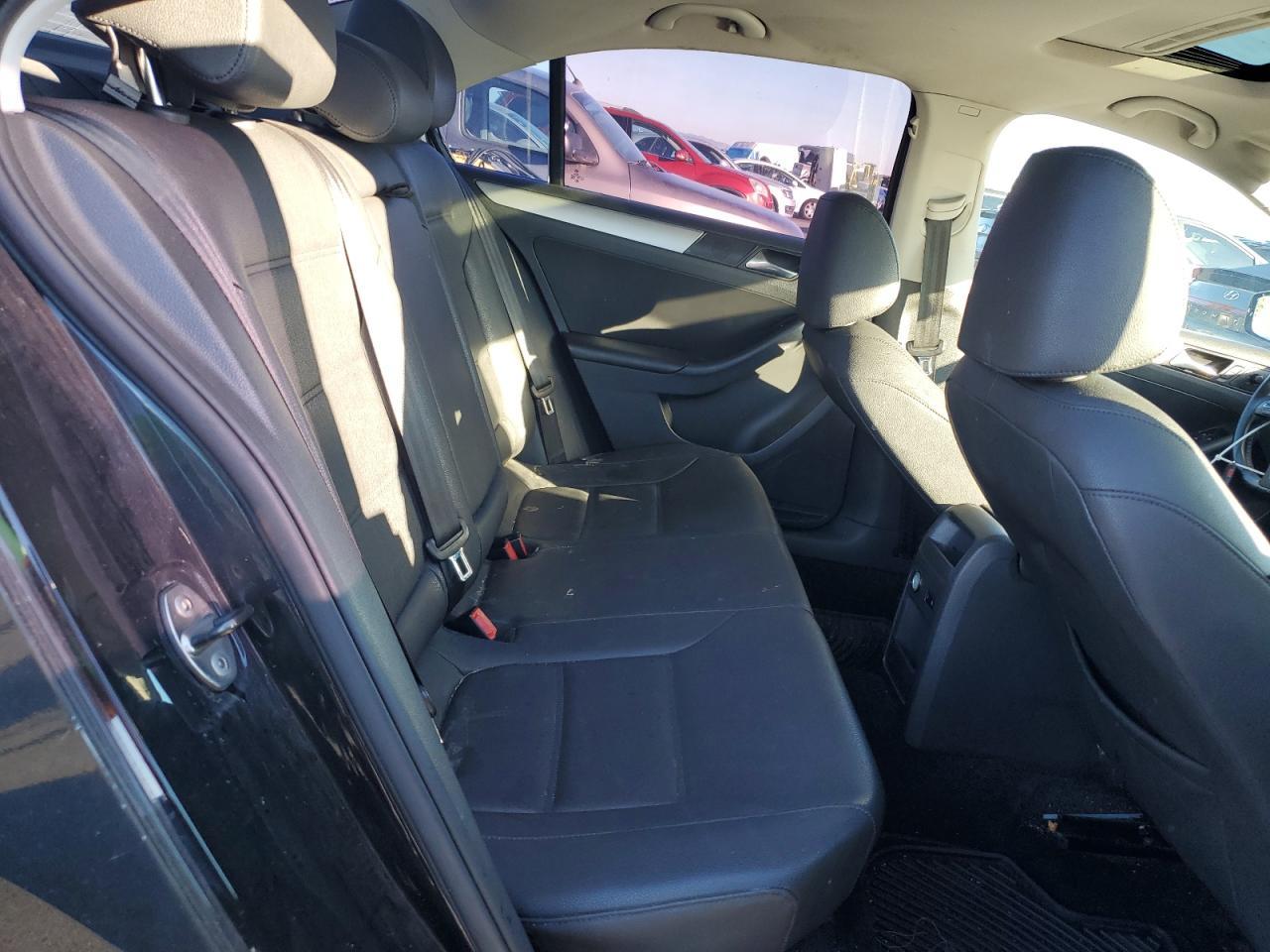 2011 VOLKSWAGEN JETTA