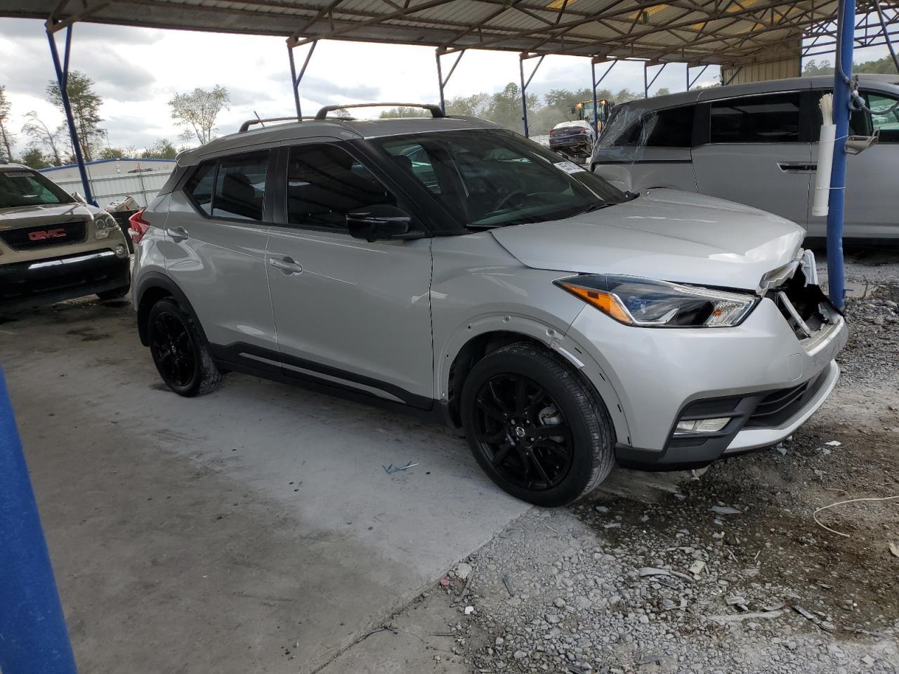 2020 NISSAN KICKS
