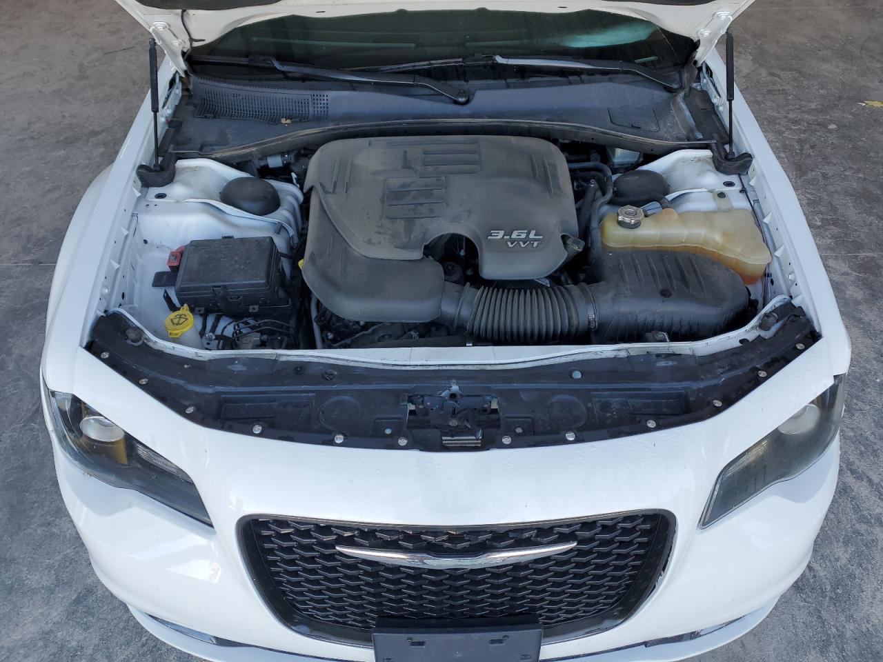2016 CHRYSLER 300