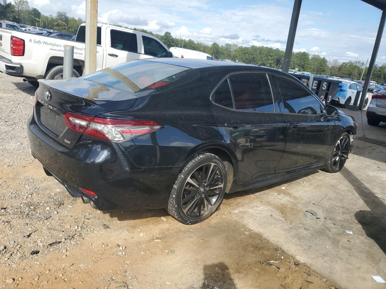 2018 TOYOTA CAMRY