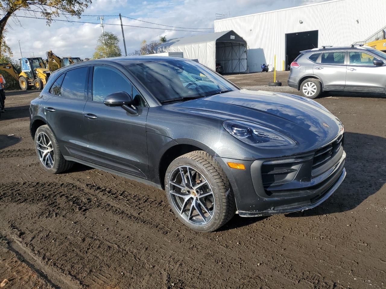 2024 PORSCHE Macan