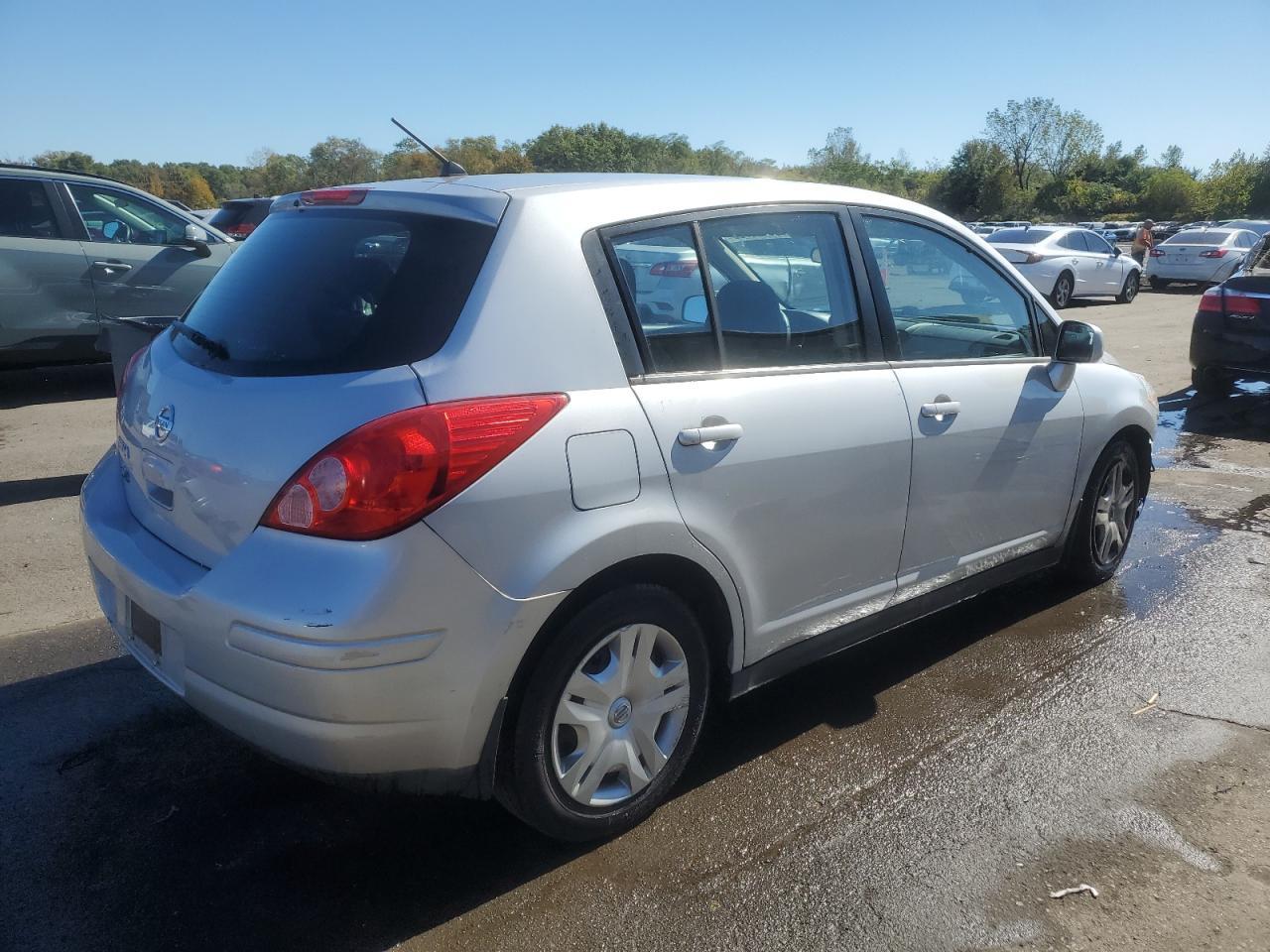 2010 NISSAN VERSA