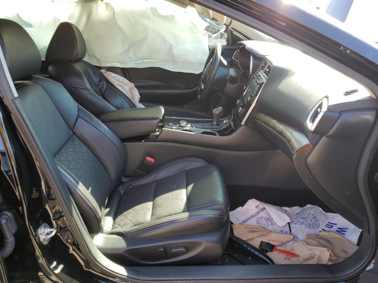 2017 NISSAN Maxima