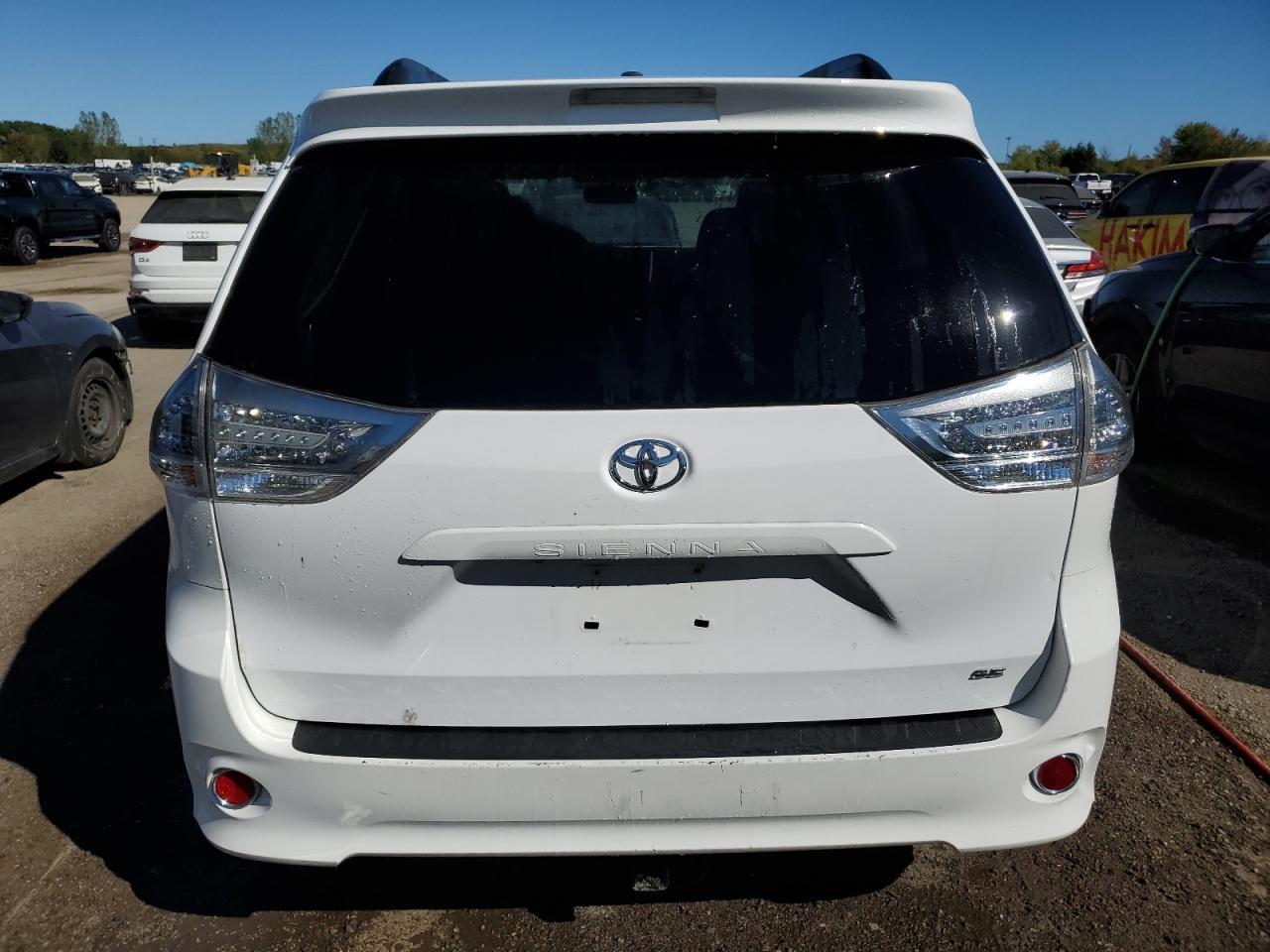 2016 TOYOTA SIENNA