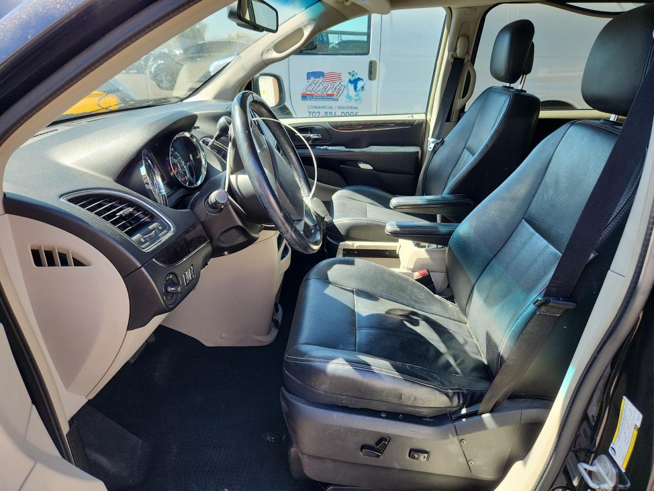 2013 CHRYSLER Town & Country