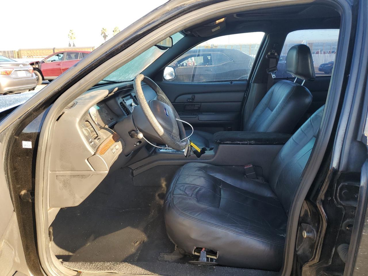 2004 FORD Crown Victoria