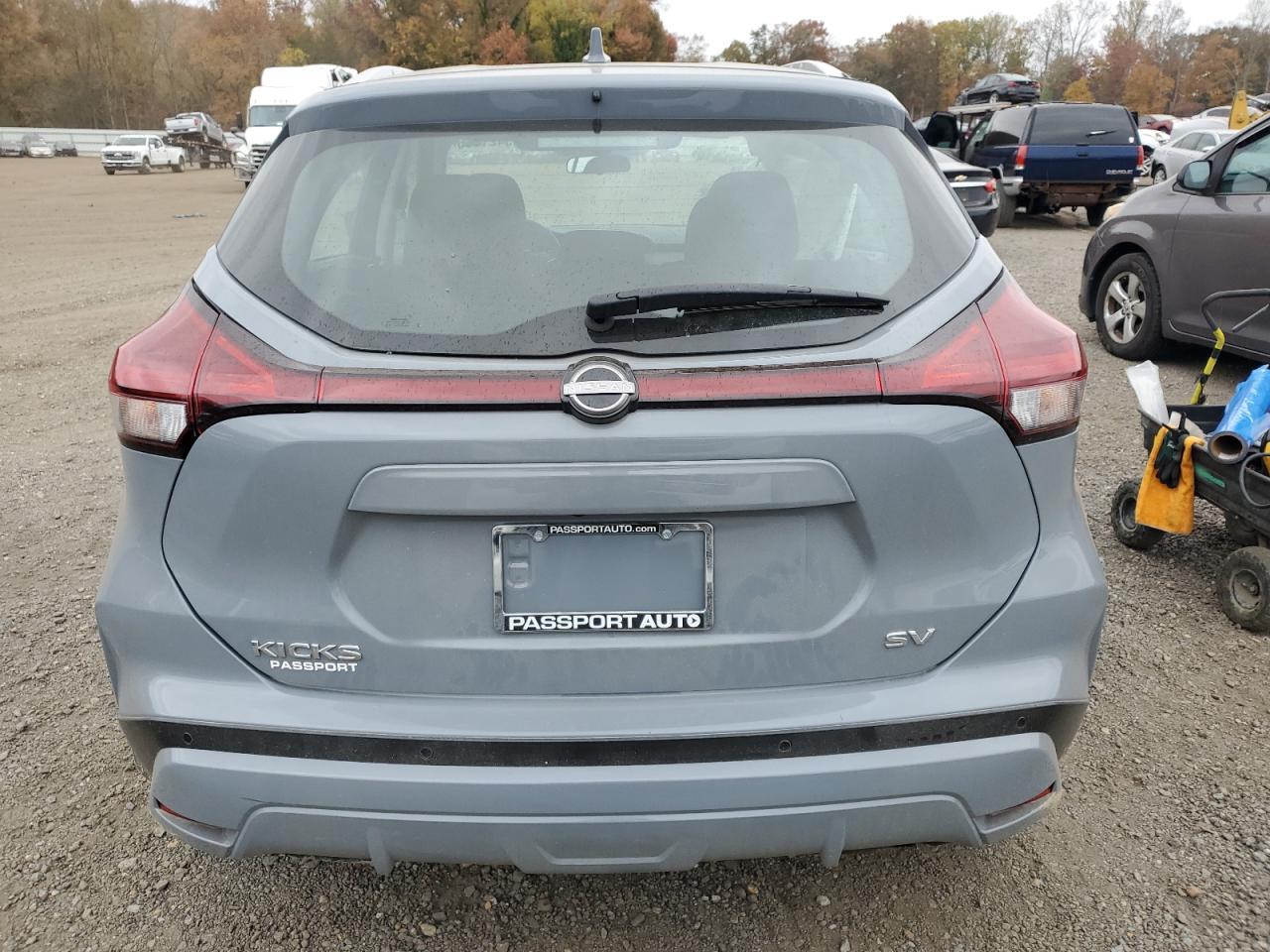 2024 NISSAN KICKS