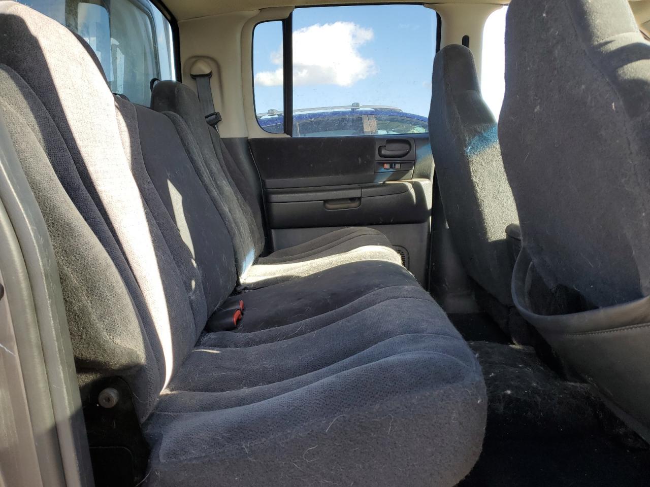 2004 DODGE Dakota