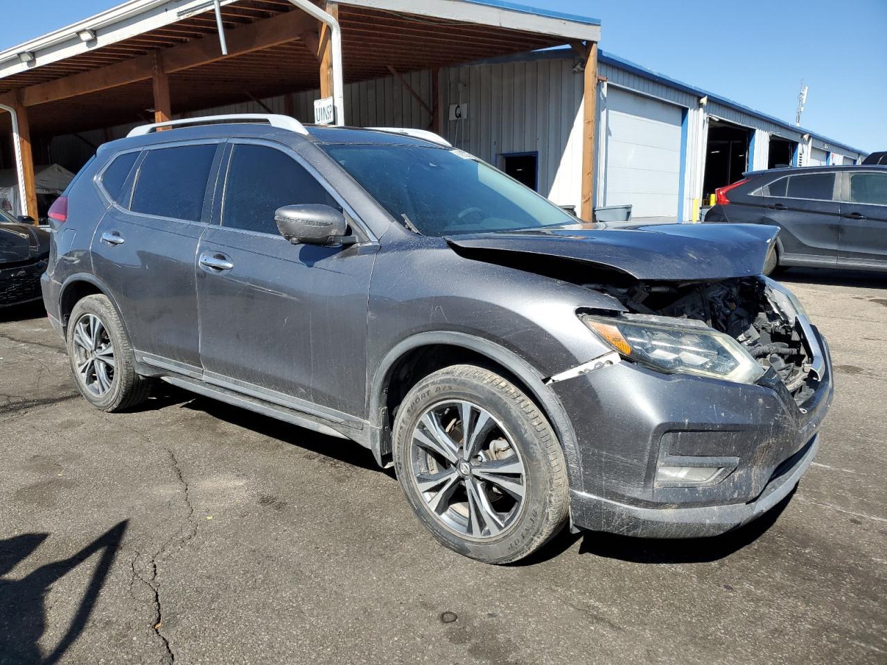 2017 NISSAN ROGUE