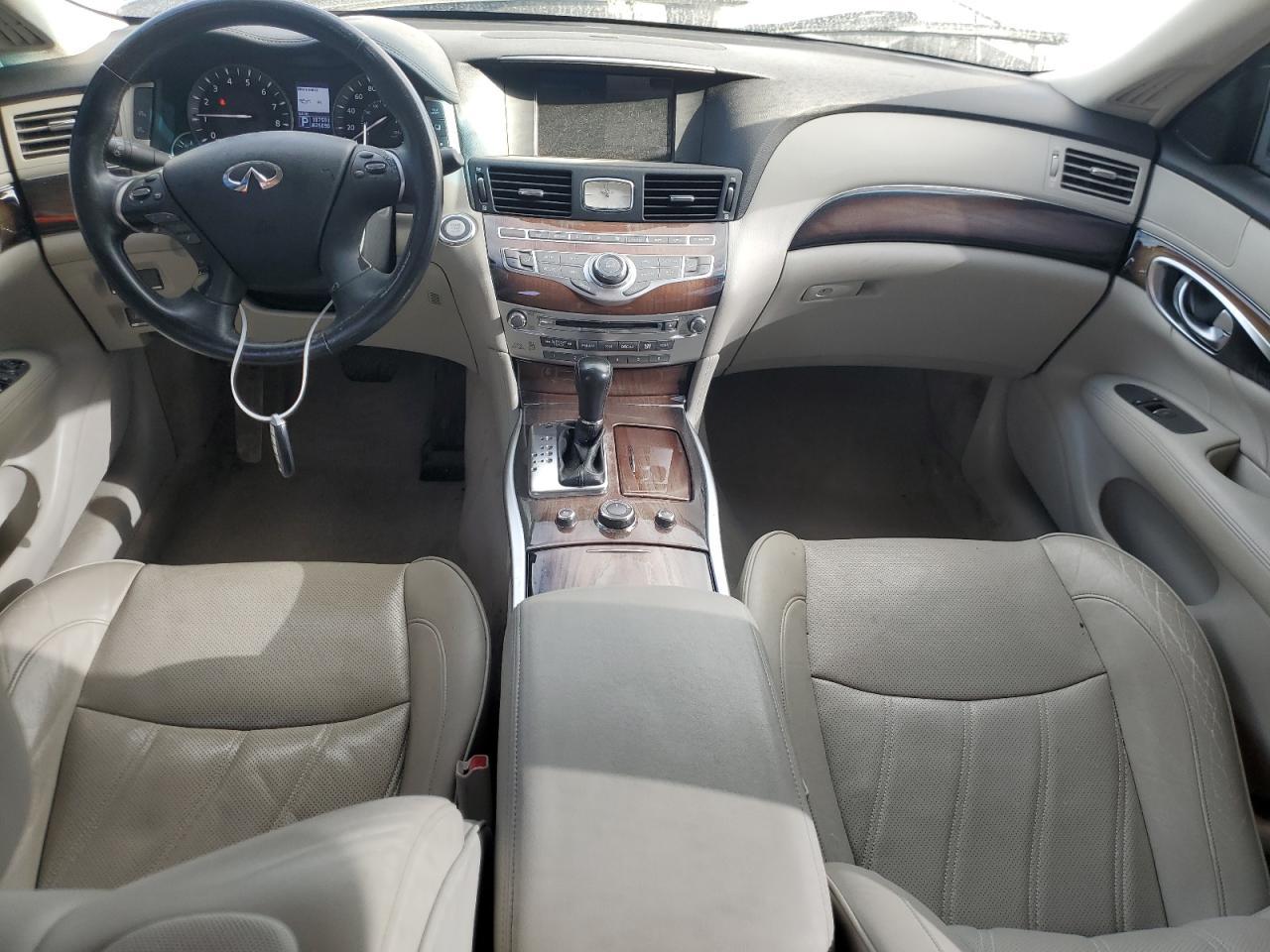 2011 INFINITI M37