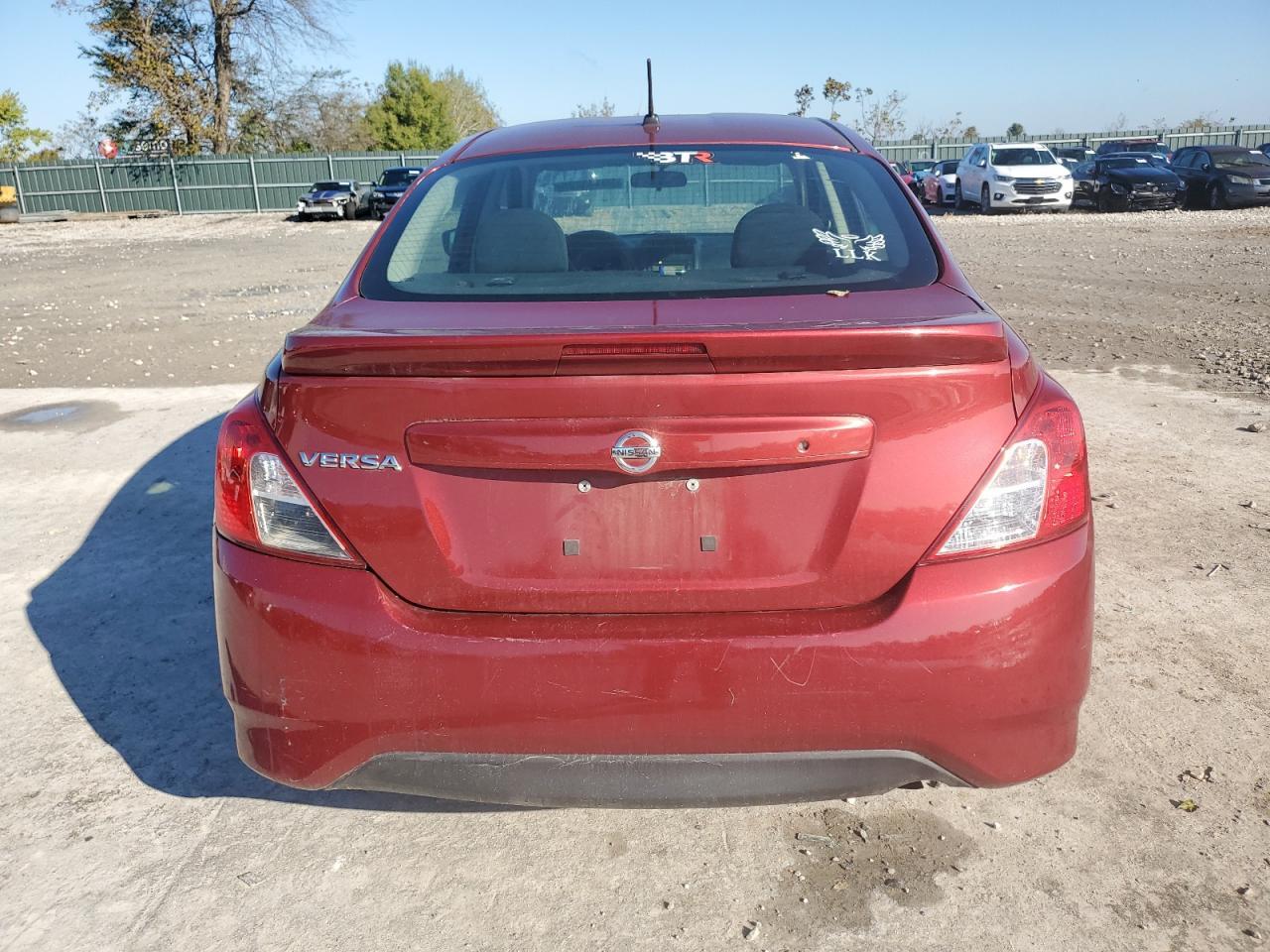 2017 NISSAN VERSA