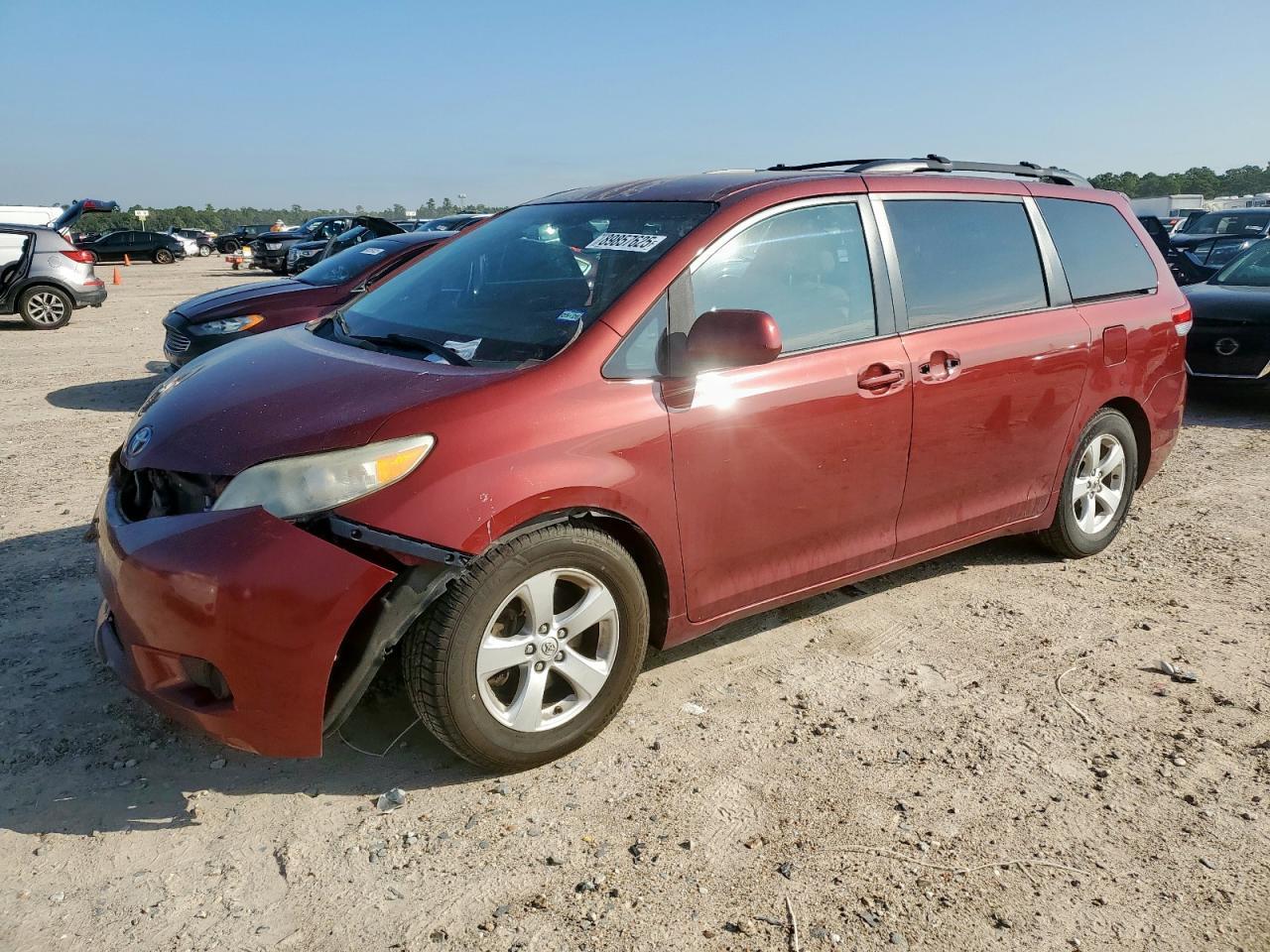 2014 TOYOTA SIENNA