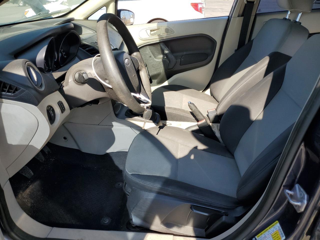 2012 FORD Fiesta