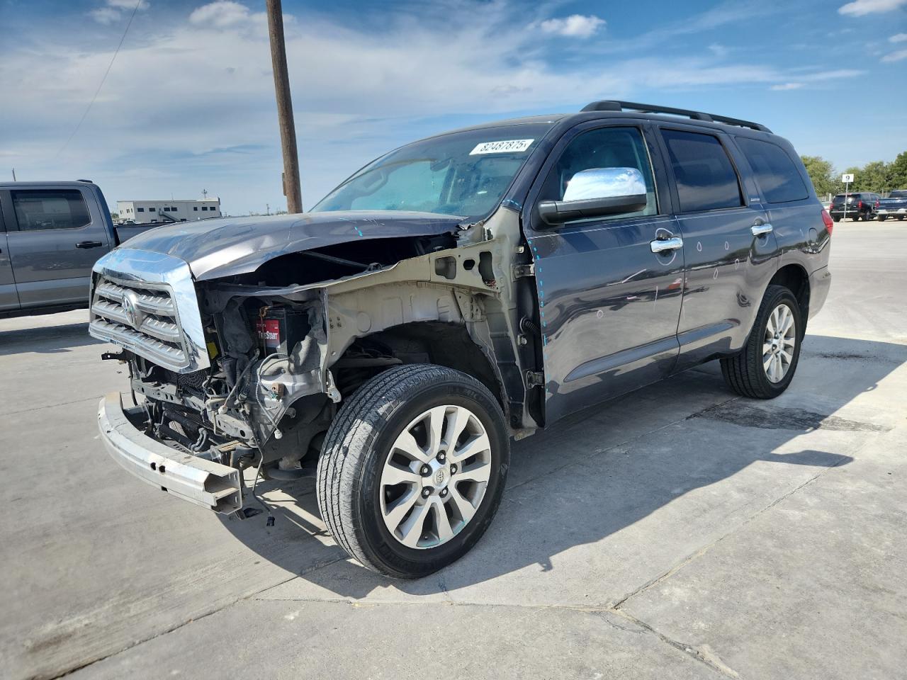 2011 TOYOTA Sequoia