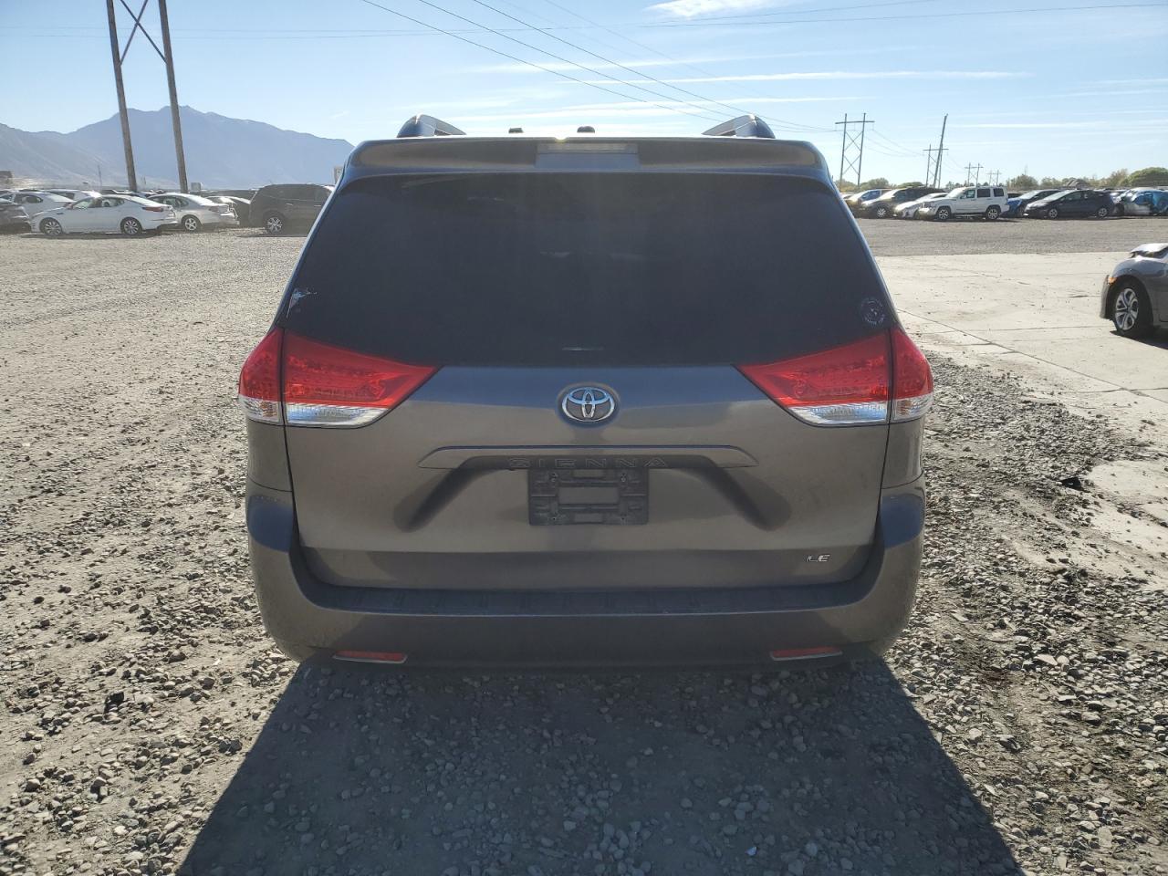 2014 TOYOTA SIENNA