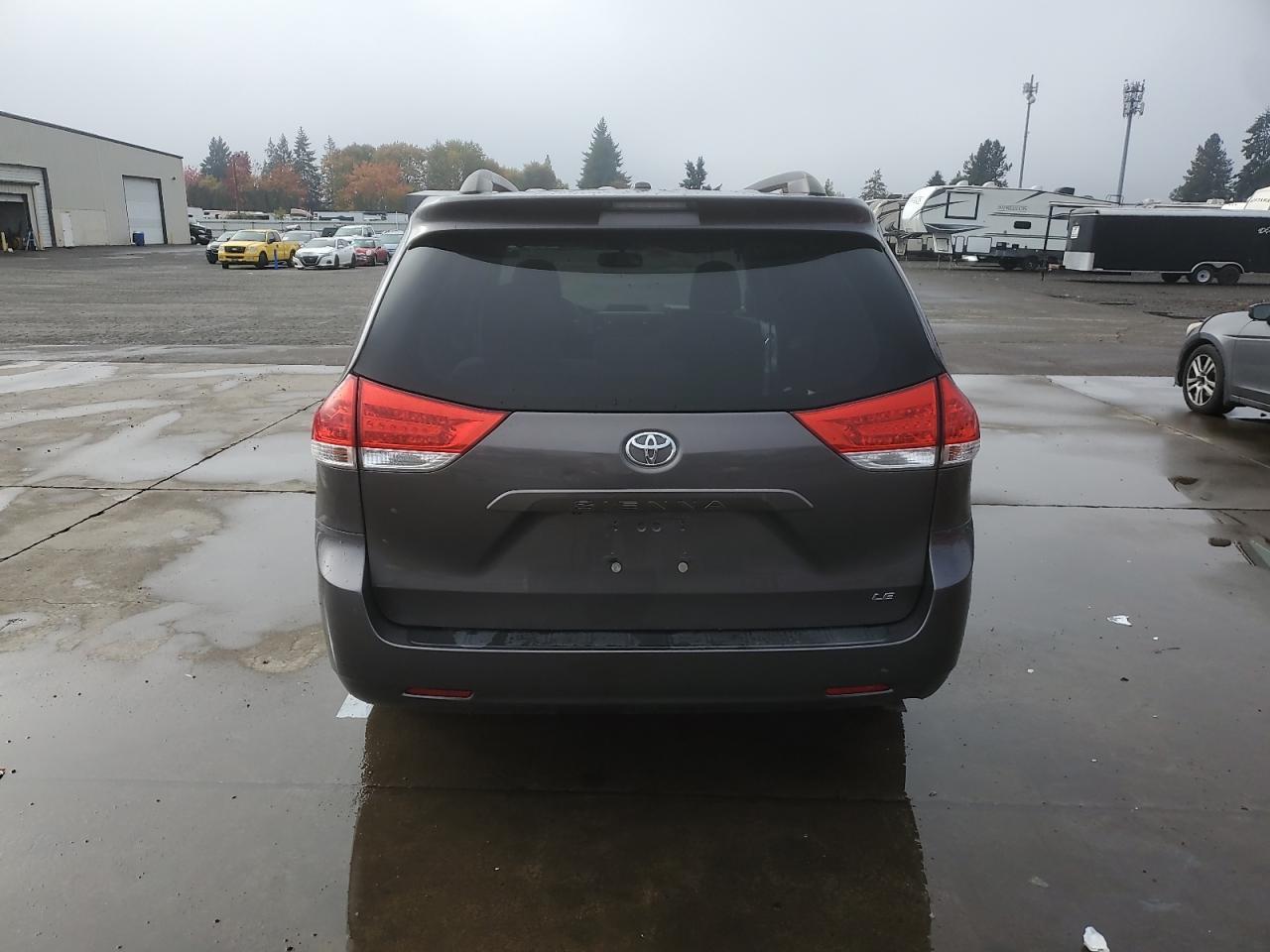 2013 TOYOTA SIENNA