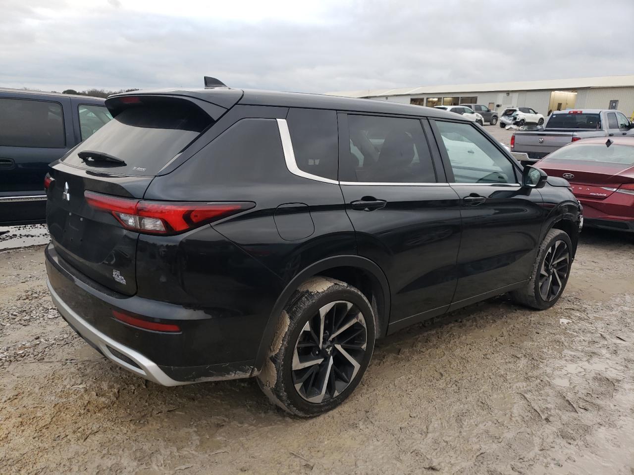 2024 MITSUBISHI outlander