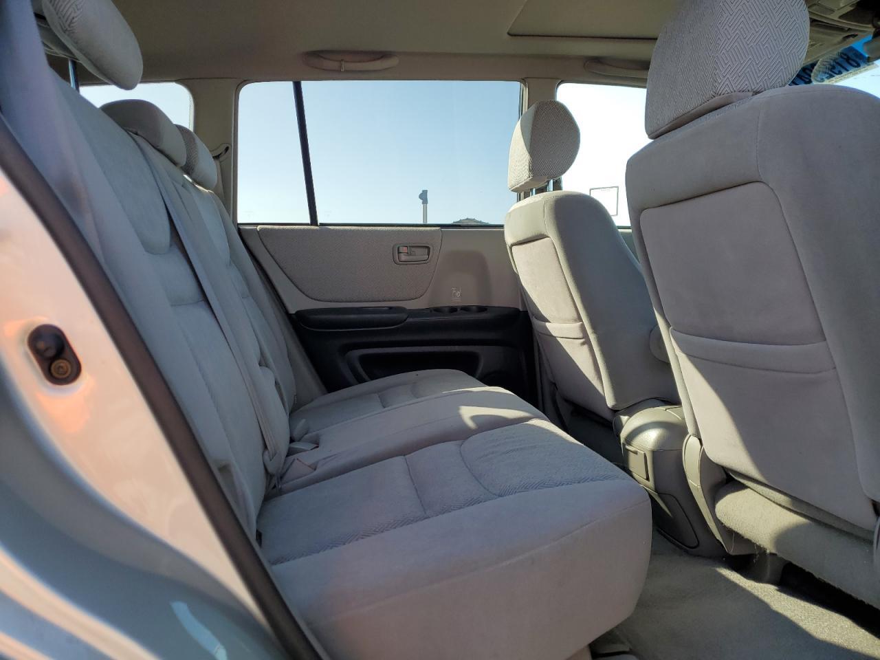 2003 TOYOTA HIGHLANDER