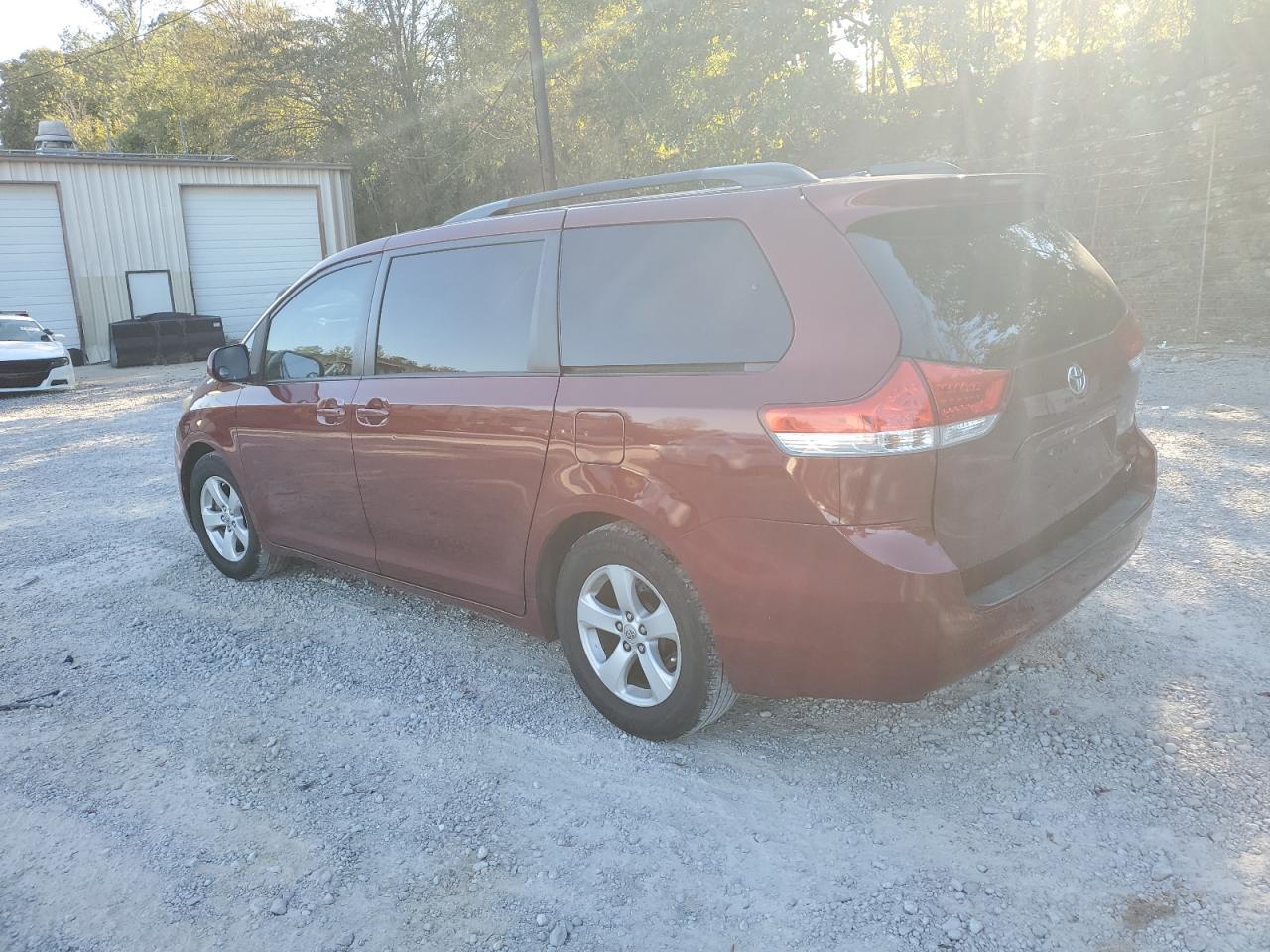 2011 TOYOTA SIENNA