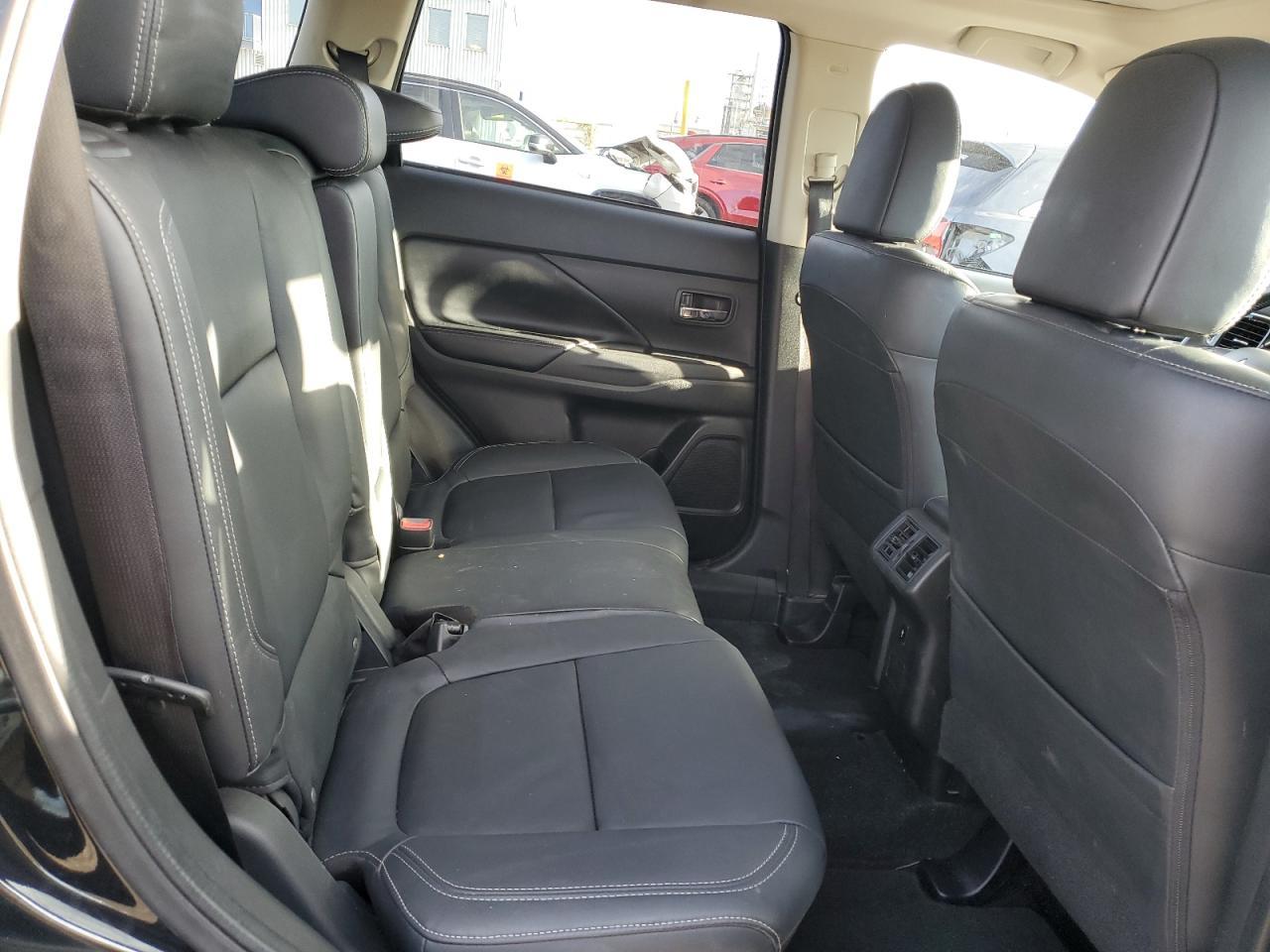 2019 MITSUBISHI outlander