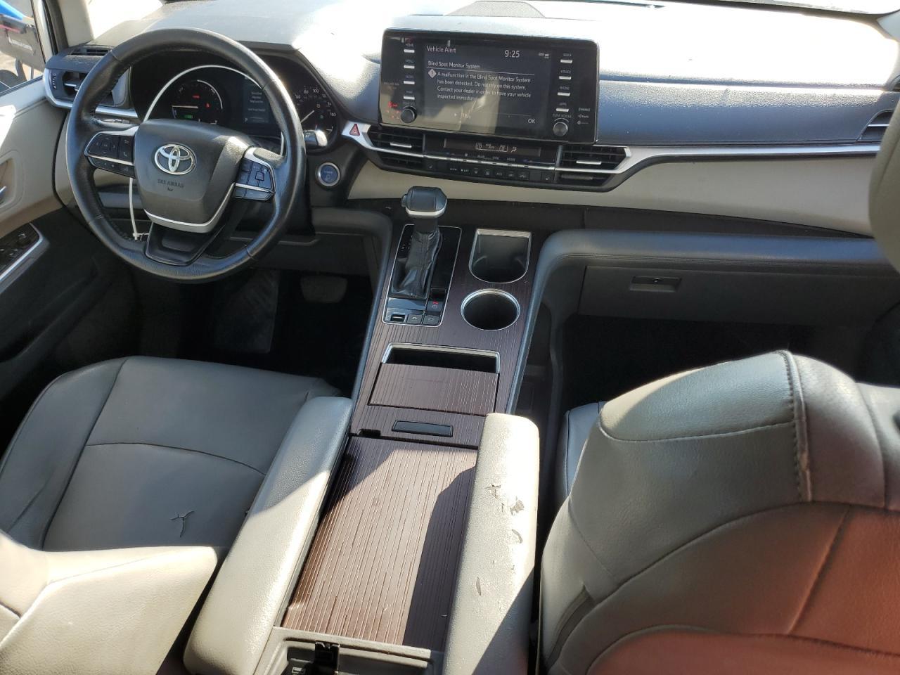 2021 TOYOTA SIENNA