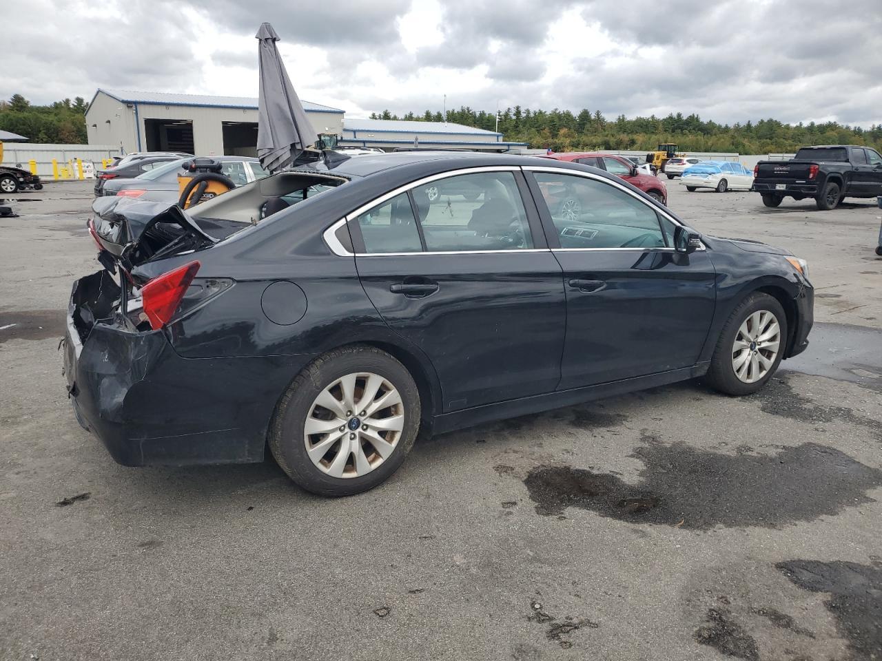 2017 SUBARU Legacy