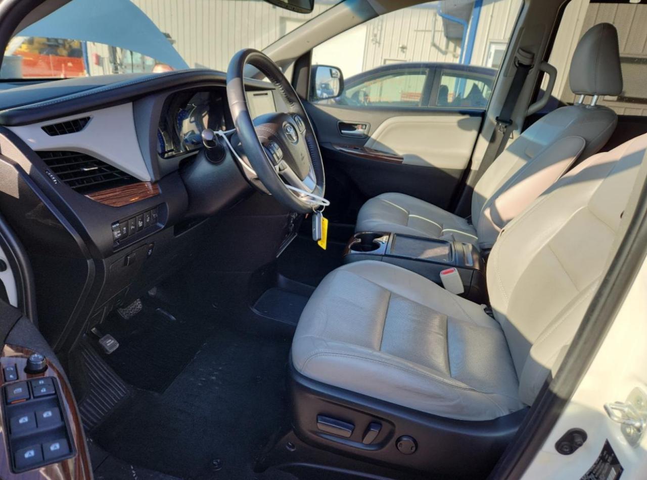 2015 TOYOTA SIENNA