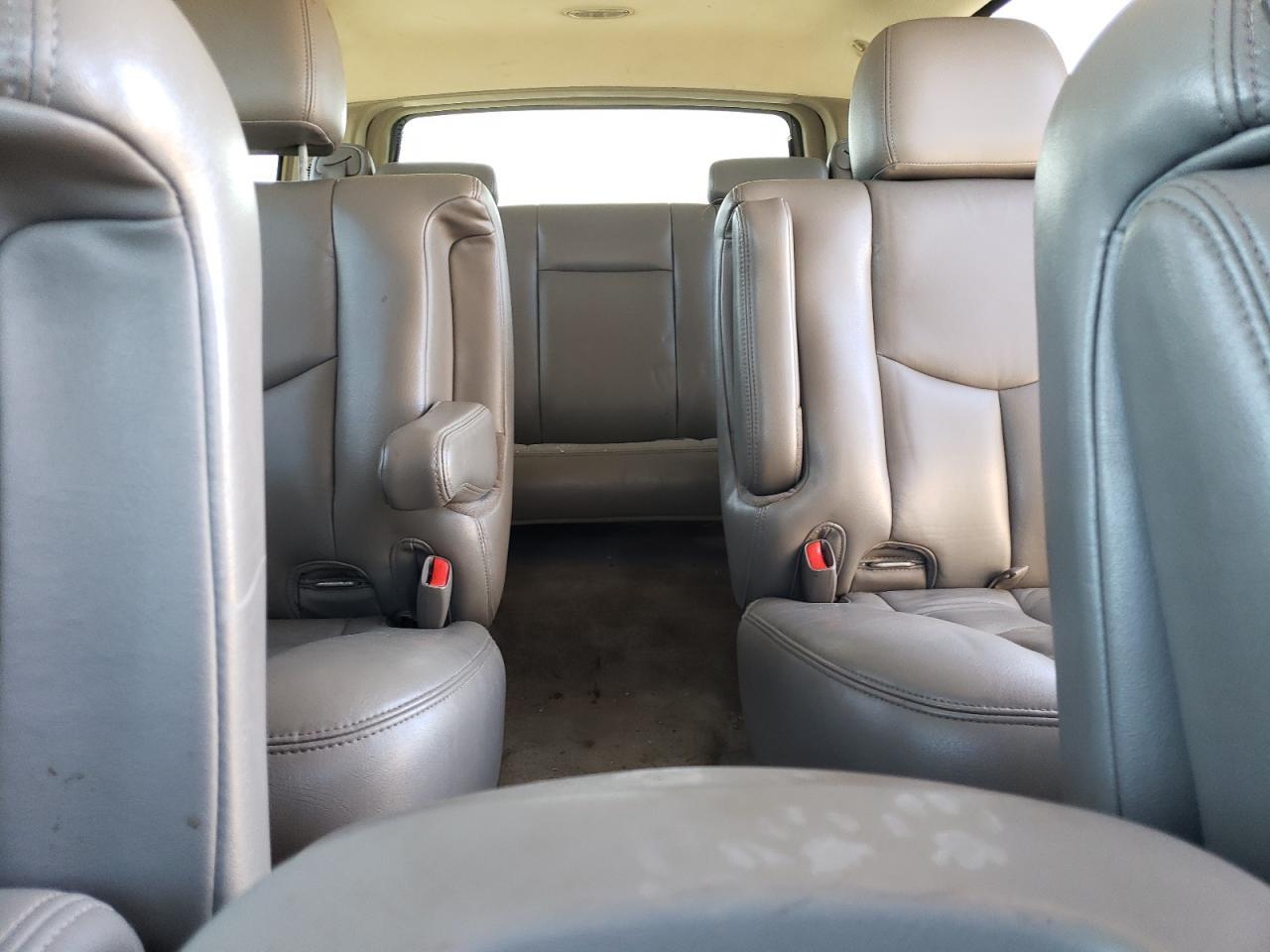 2004 CHEVROLET Suburban