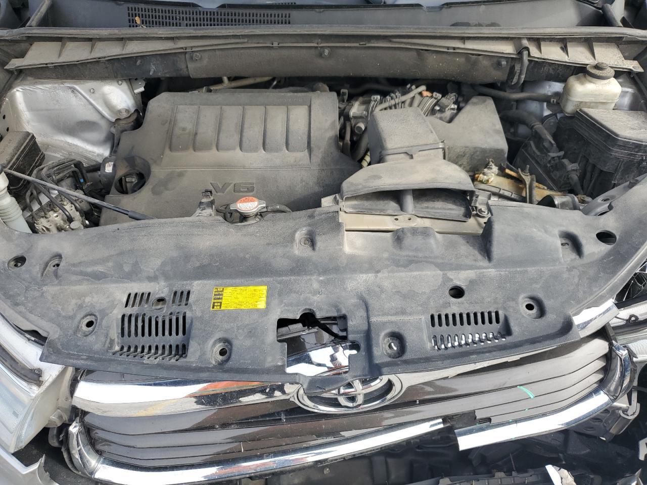 2016 TOYOTA HIGHLANDER
